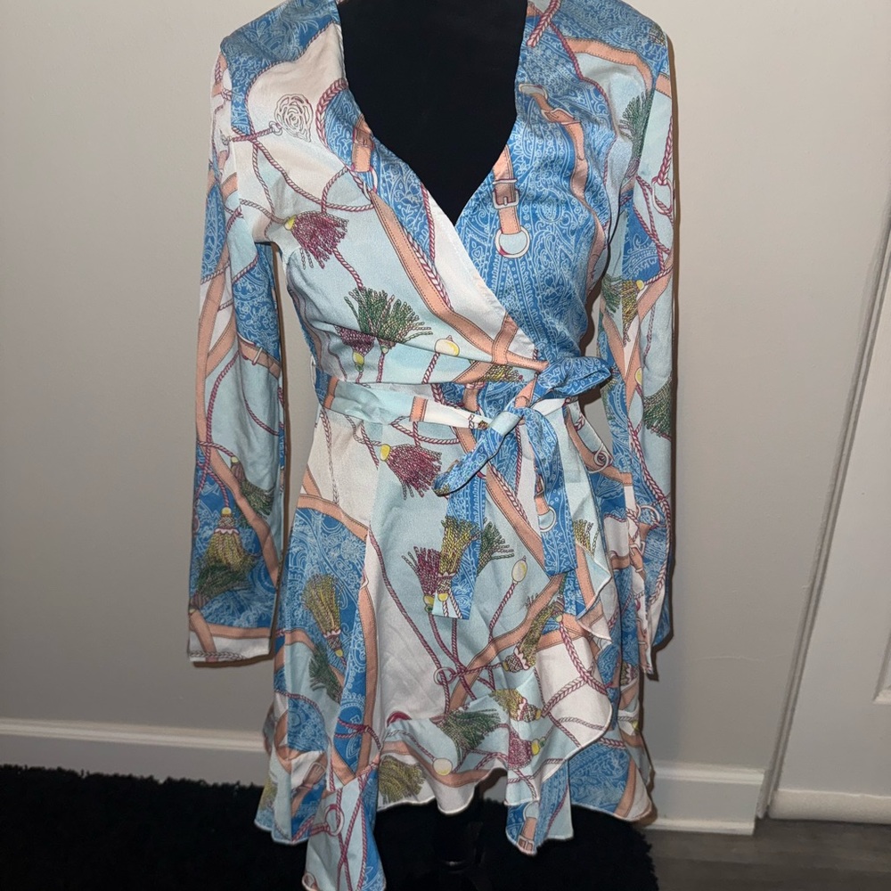Missguided Blue & White Patterned Long Sleeve Satin Dress Sz.4US